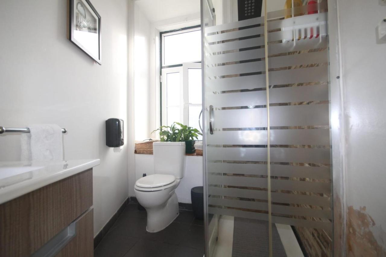Romantic Chiado 7 -Private Small Single Room With No Outside Window Lisboa Eksteriør billede