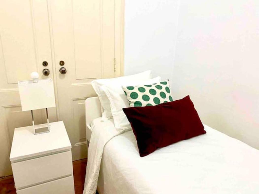 Romantic Chiado 7 -Private Small Single Room With No Outside Window Lisboa Eksteriør billede